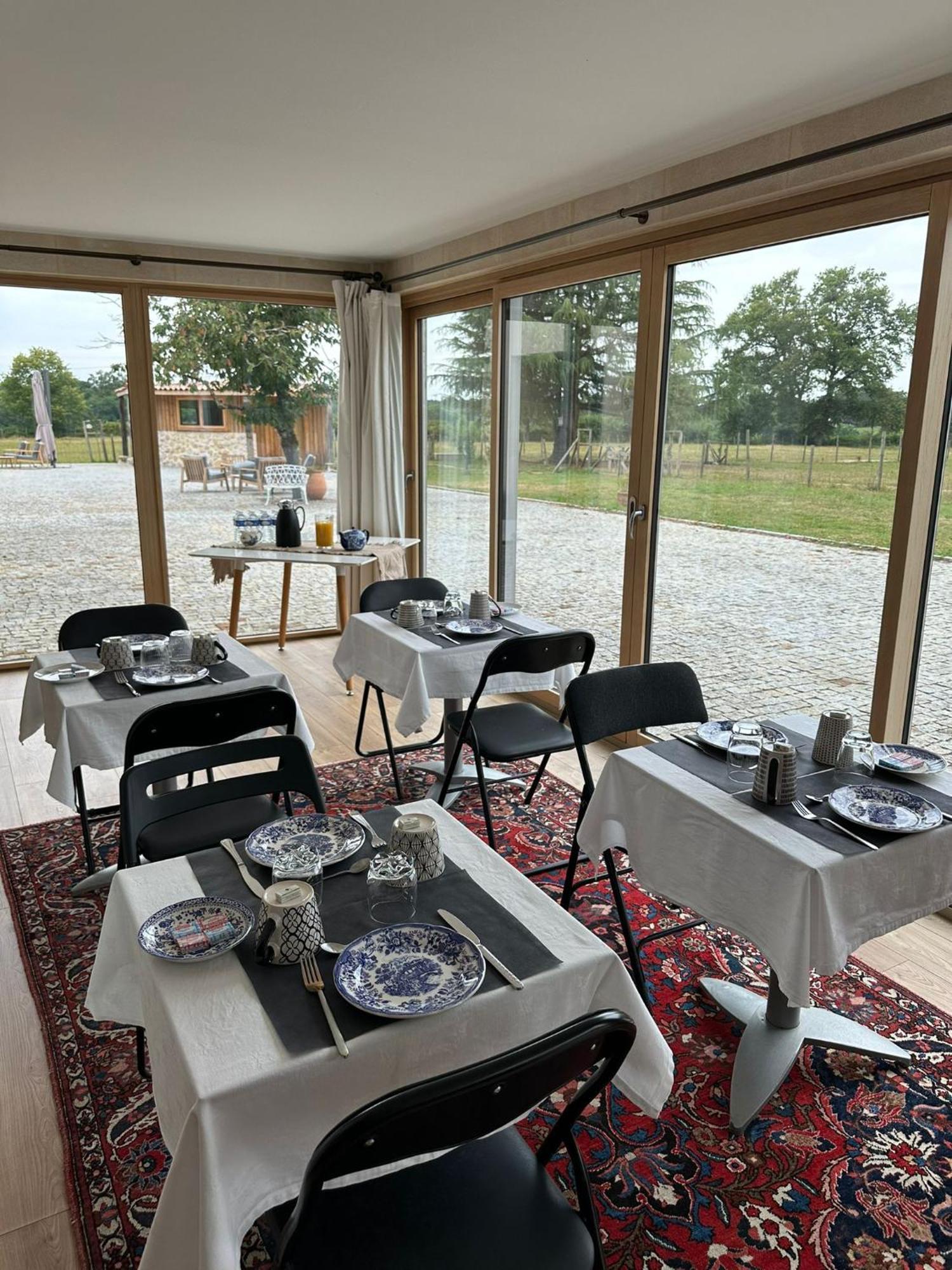 Hotel Fantastic Petit Beauval Saint-Sulpice-et-Cameyrac Exteriér fotografie